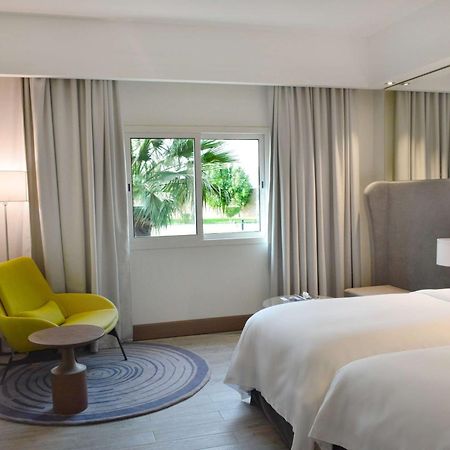 Radisson Blu Resort, Al Khobar הלף מון ביי מראה חיצוני תמונה A room at the hotel