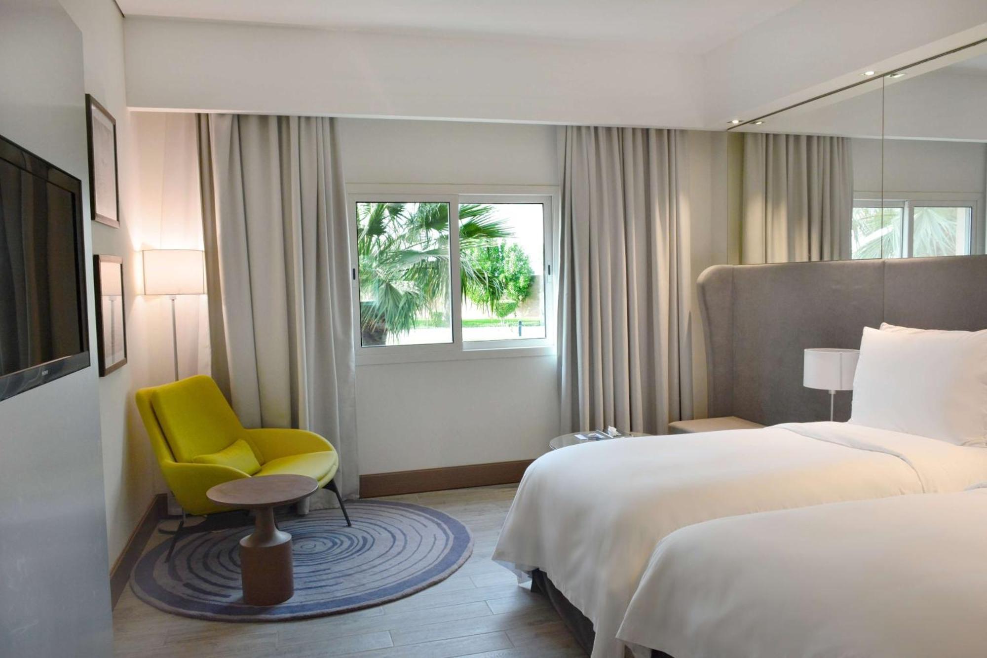 Radisson Blu Resort, Al Khobar הלף מון ביי מראה חיצוני תמונה A room at the hotel