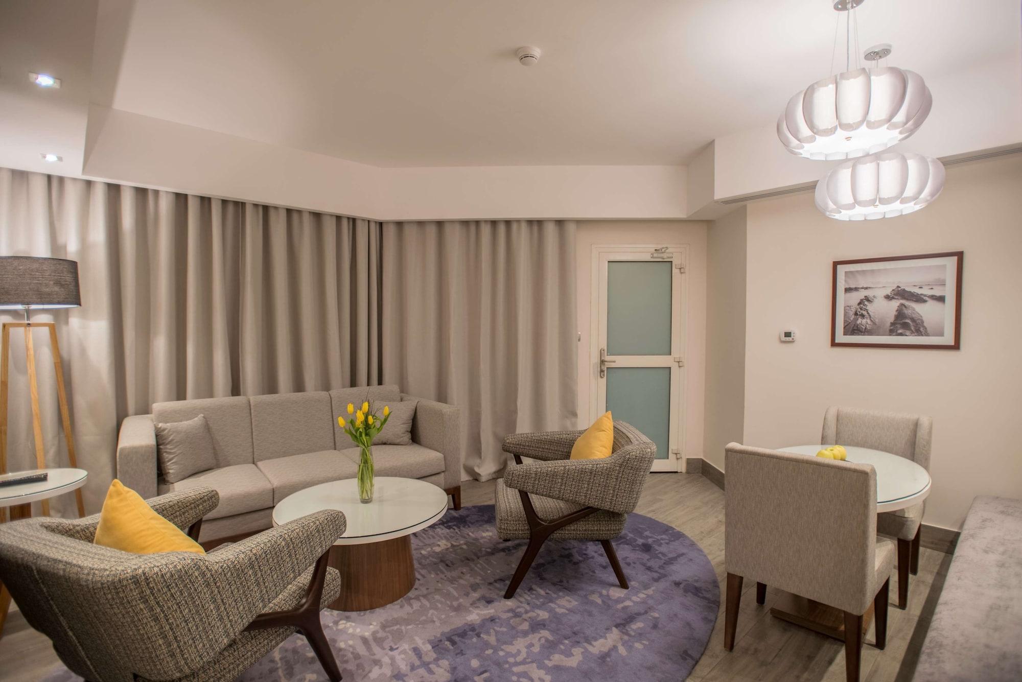 Radisson Blu Resort, Al Khobar הלף מון ביי מראה חיצוני תמונה The interior of a suite at the hotel