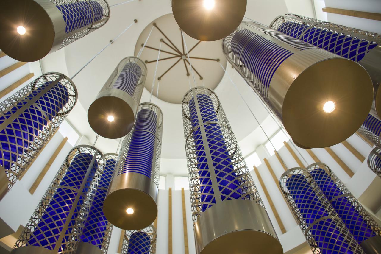 Radisson Blu Resort, Al Khobar הלף מון ביי מראה חיצוני תמונה The ceiling of the main entrance