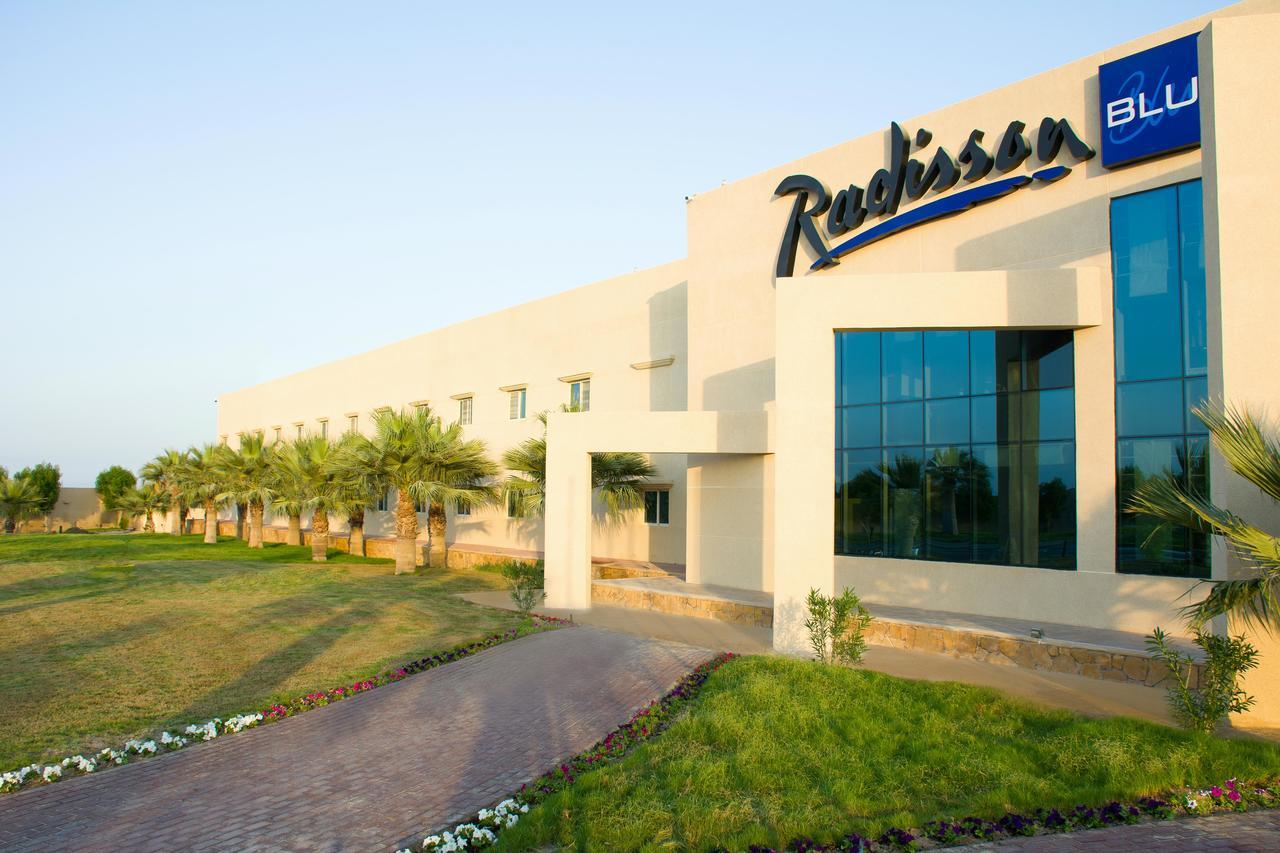 Radisson Blu Resort, Al Khobar הלף מון ביי מראה חיצוני תמונה Radisson Blu Hotel, Riyadh