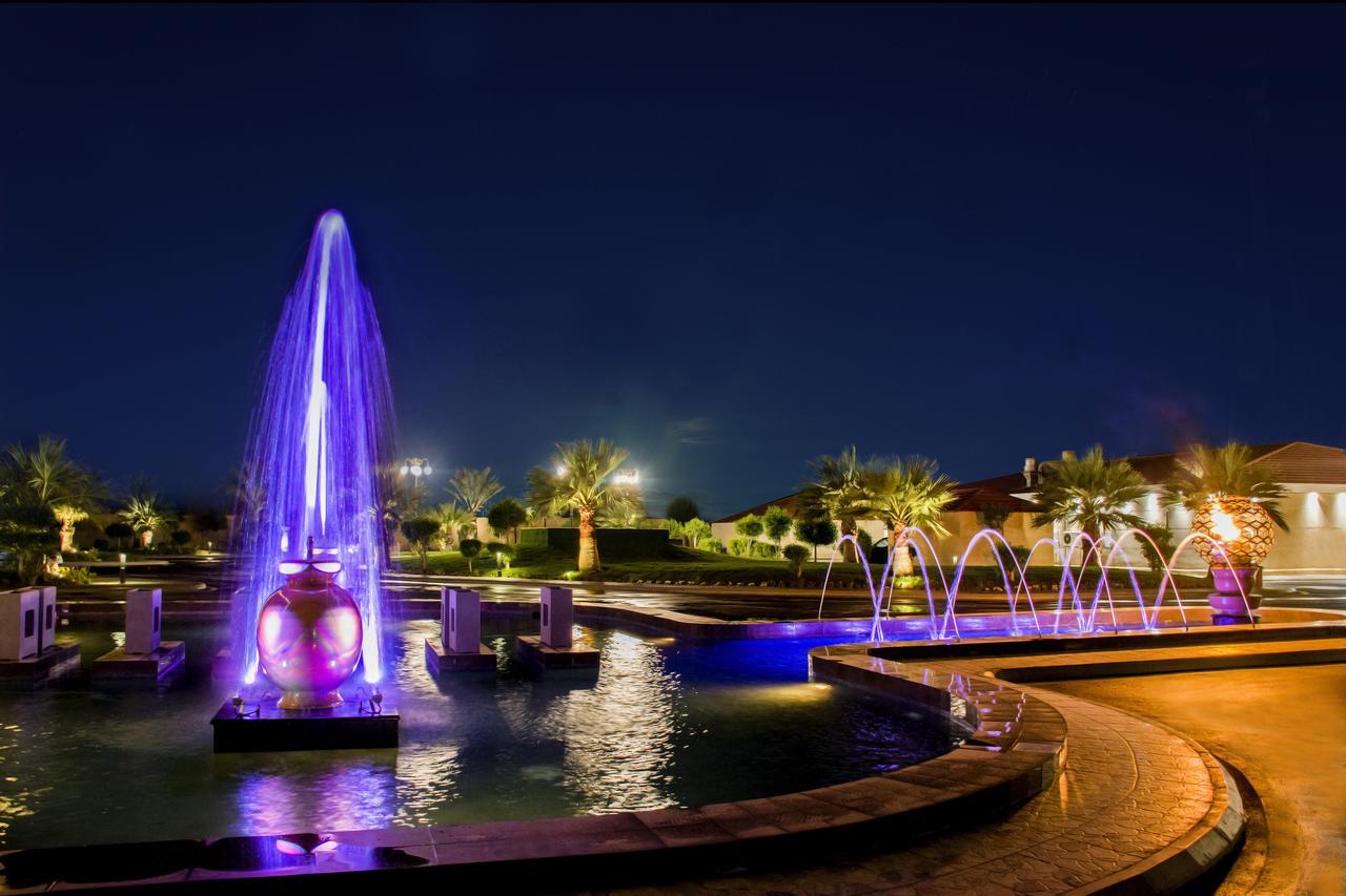 Radisson Blu Resort, Al Khobar הלף מון ביי מראה חיצוני תמונה Fountains at the resort