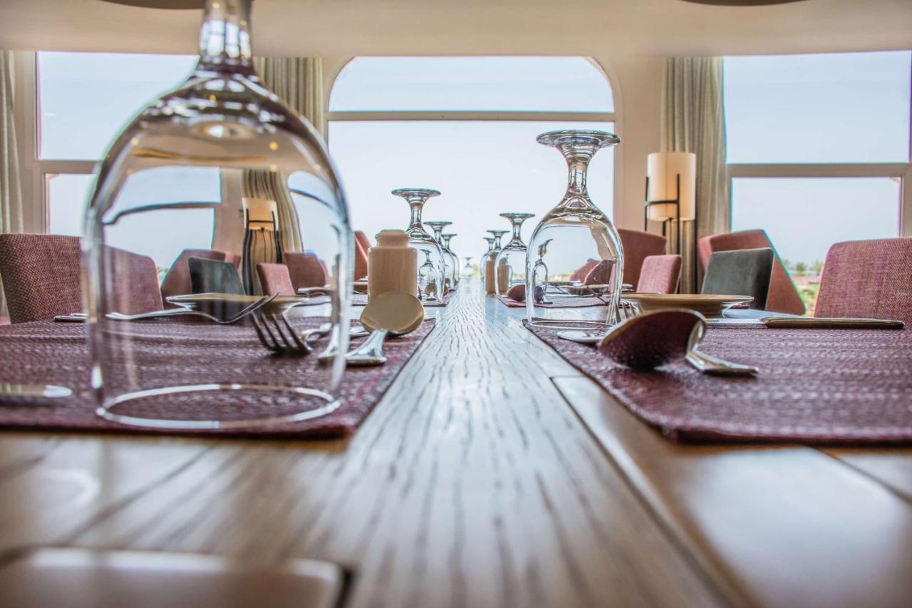 Radisson Blu Resort, Al Khobar הלף מון ביי מראה חיצוני תמונה Restaurant