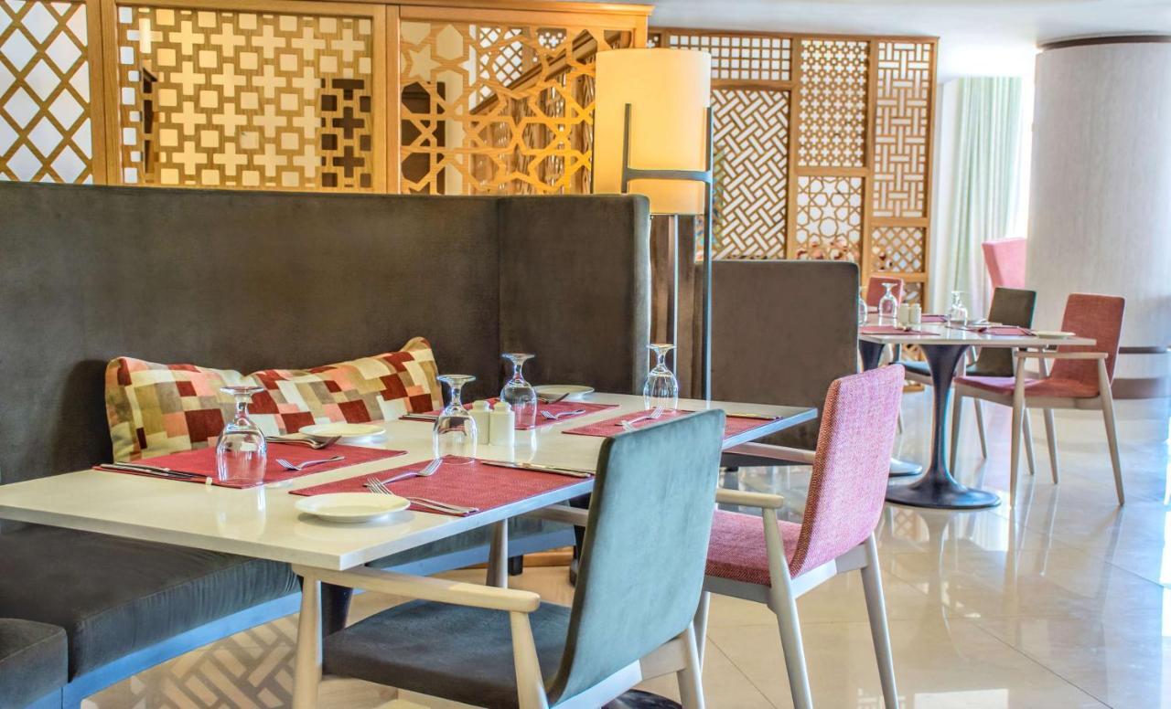 Radisson Blu Resort, Al Khobar הלף מון ביי מראה חיצוני תמונה The restaurant