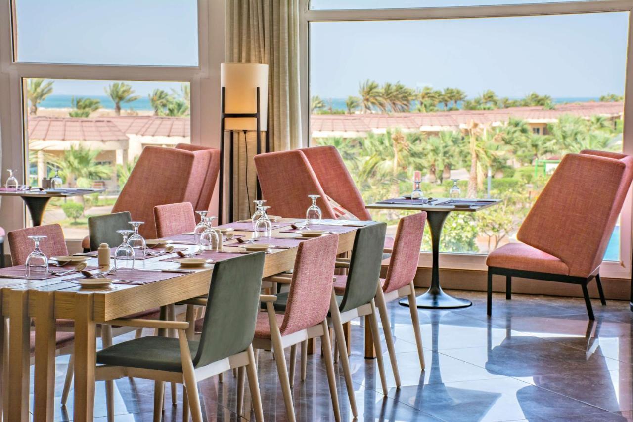 Radisson Blu Resort, Al Khobar הלף מון ביי מראה חיצוני תמונה The restaurant