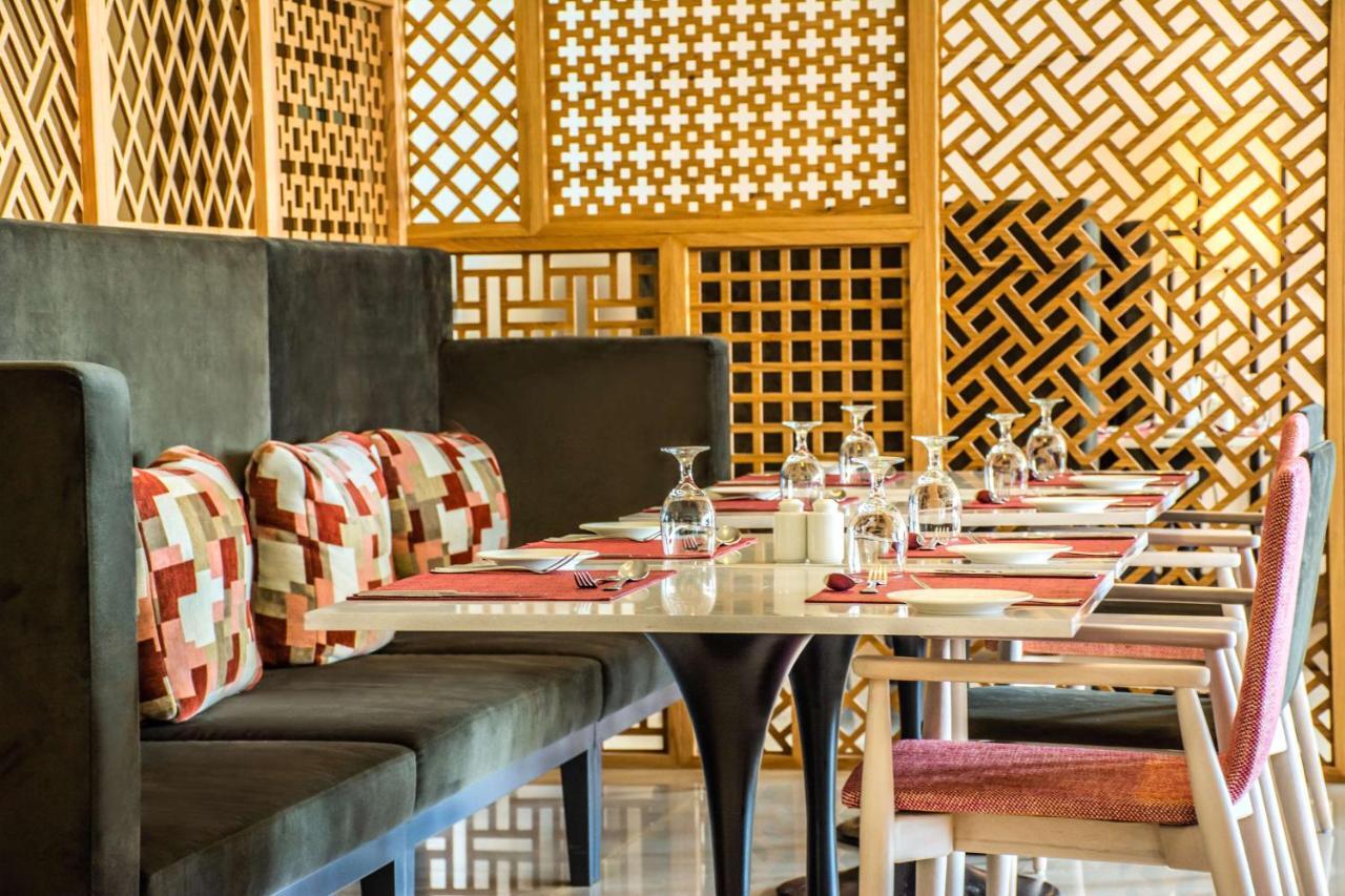 Radisson Blu Resort, Al Khobar הלף מון ביי מראה חיצוני תמונה Restaurant interior
