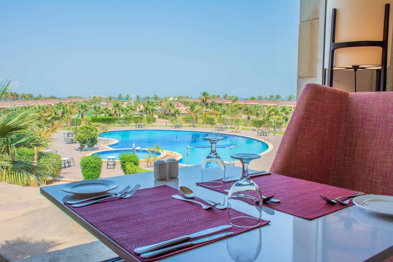 Radisson Blu Resort, Al Khobar הלף מון ביי מראה חיצוני תמונה View from the hotel