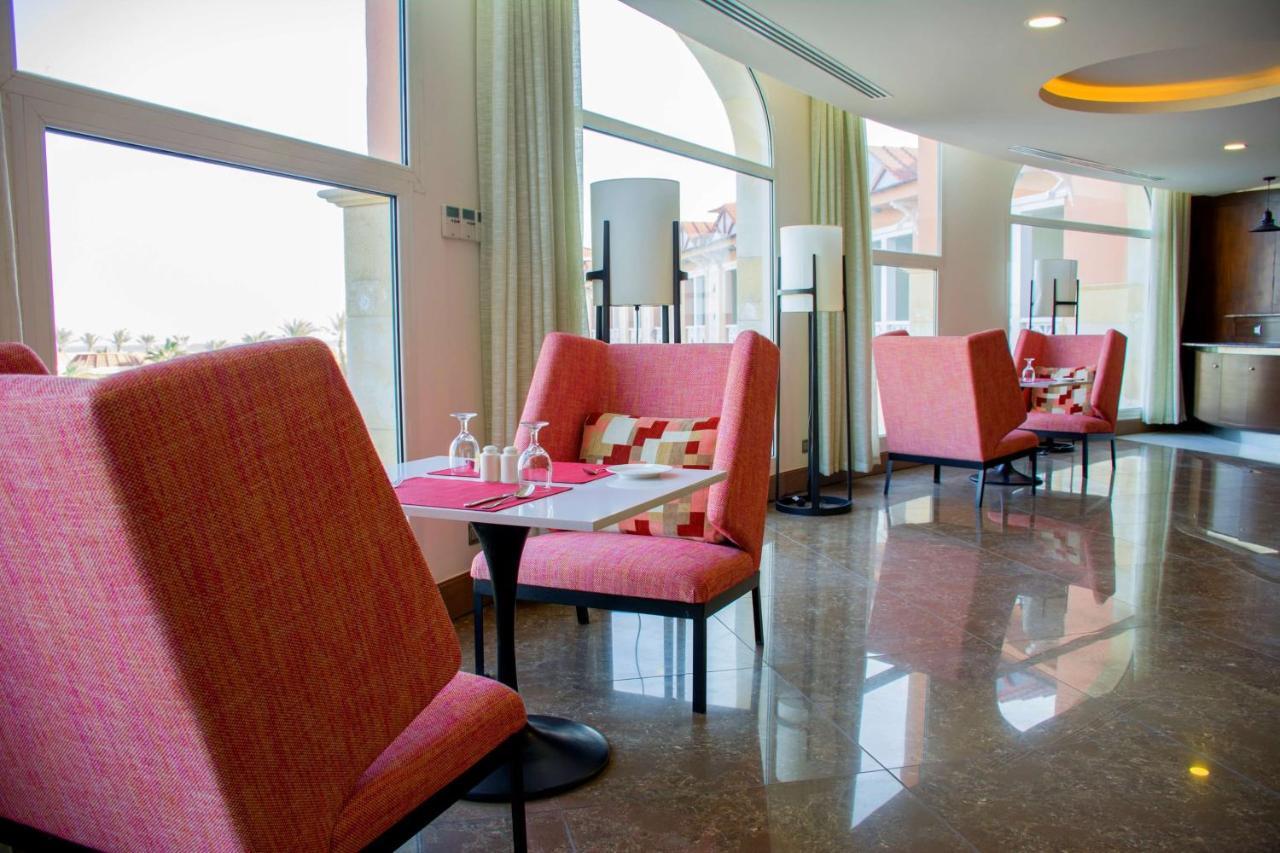 Radisson Blu Resort, Al Khobar הלף מון ביי מראה חיצוני תמונה The restaurant