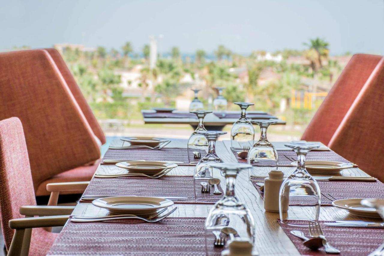 Radisson Blu Resort, Al Khobar הלף מון ביי מראה חיצוני תמונה The Deck